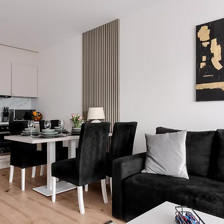 Oskar - Basen & - * Dziwnów