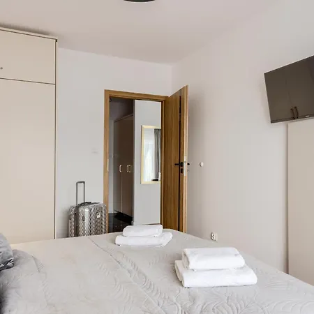 Oskar - Basen & - * Dziwnów