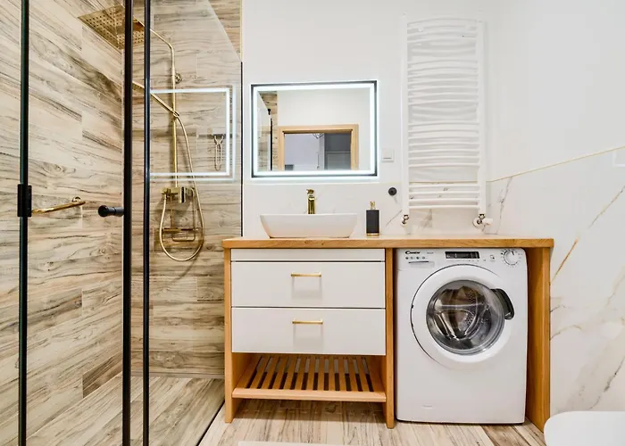 Oskar - Basen&spa - *