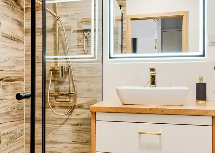 Oskar - Basen&spa - *